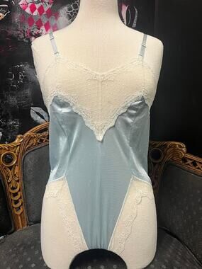 VINTAGE LIGHT BLUE LACE TEDDY